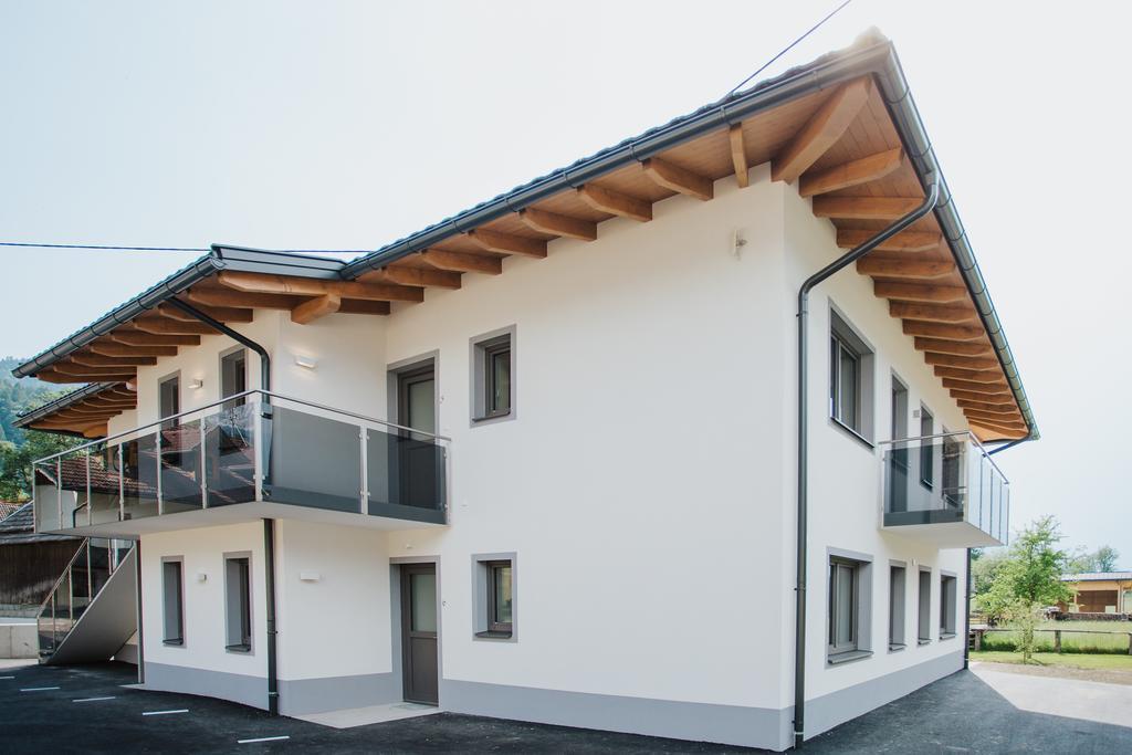 Apartmenthaus Strasswirt De Luxe Tröpolach Buitenkant foto
