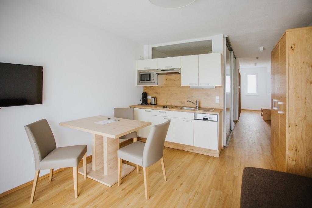 Apartmenthaus Strasswirt De Luxe Tröpolach Buitenkant foto