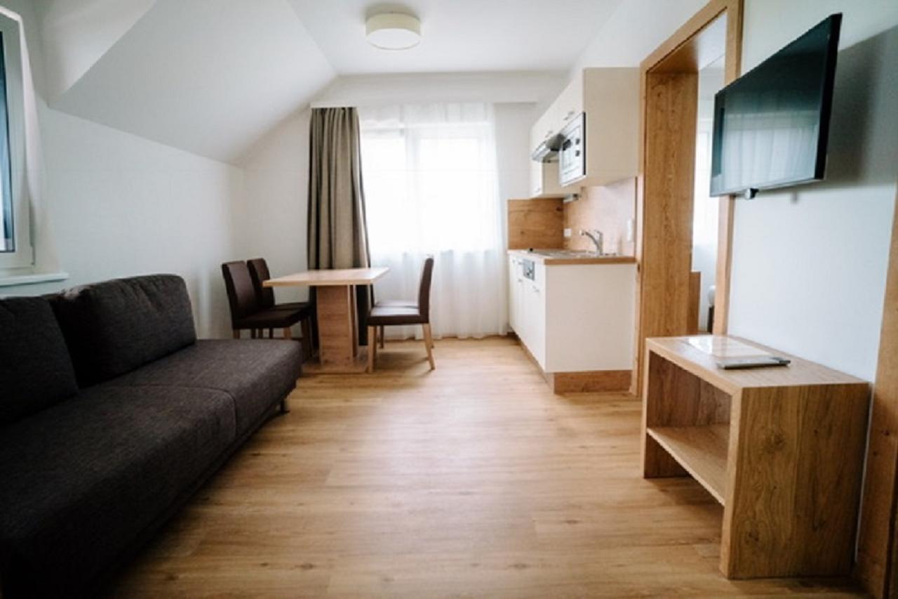 Apartmenthaus Strasswirt De Luxe Tröpolach Buitenkant foto